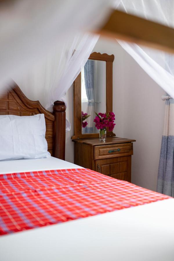 Uroa Beach Lodge Екстер'єр фото