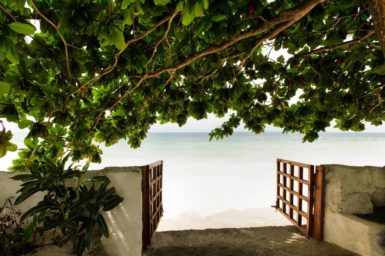 Uroa Beach Lodge Екстер'єр фото